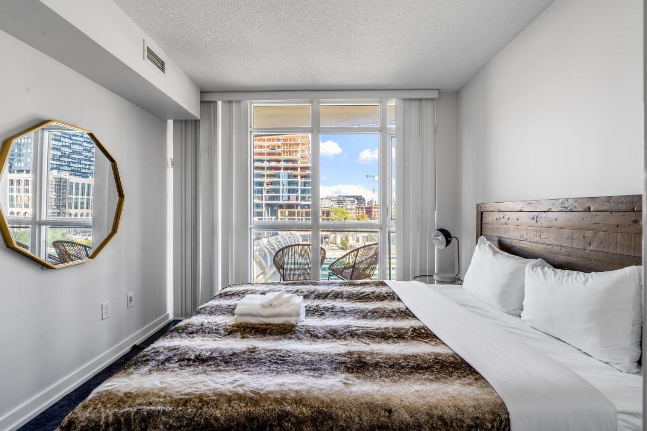 Family Oriented Downtown Toronto 2Bdrm Condo With Parking & Office Space Екстер'єр фото