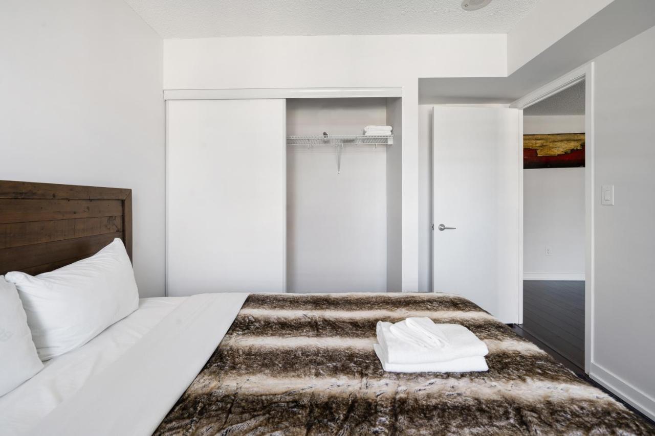 Family Oriented Downtown Toronto 2Bdrm Condo With Parking & Office Space Екстер'єр фото